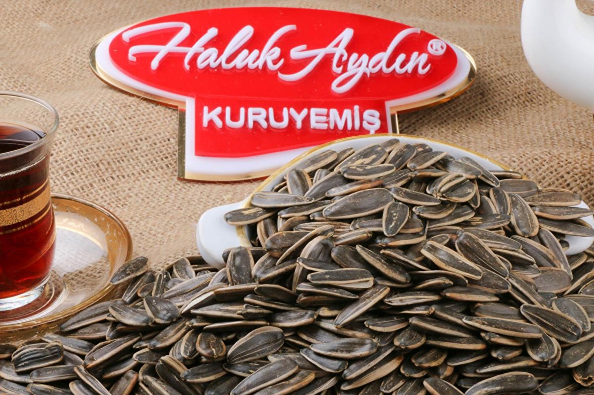 Yerli Çiğ Siyah Ay Çekirdeği 1 KG Fiyatları ve Modelleri Pazarama