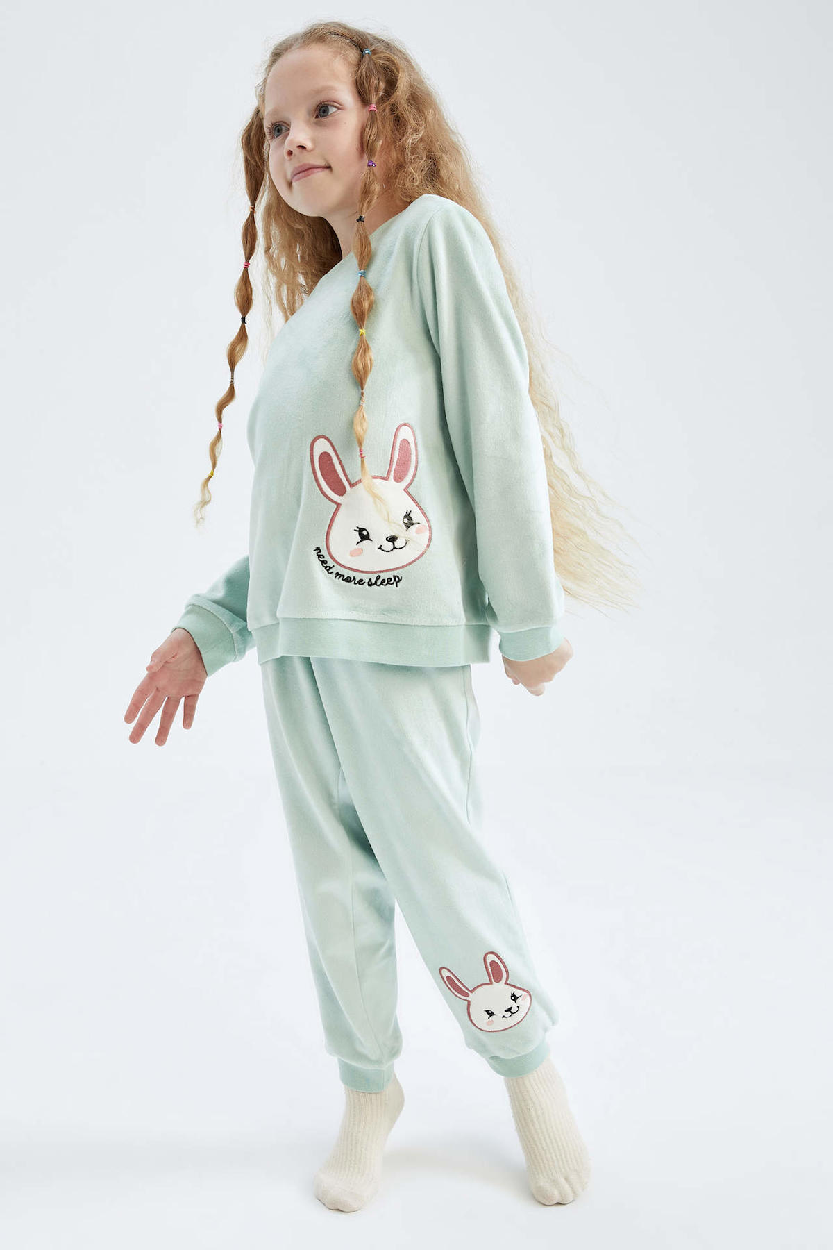 Defacto Kız Çocuk Uzun Kollu Kadife Pijama Takım Y5945A622WNTR375