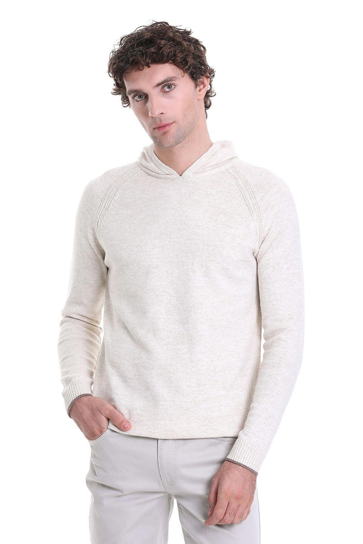 Ekru Regular Fit Jakarlı Kapüşonlu Triko Kazak | M
