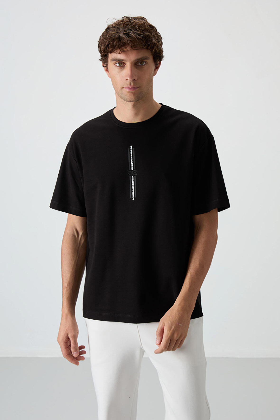 Siyah Pamuklu Kalın Yüzeyi Dokulu Oversize Fit  Baskılı Erkek T-Shirt - 88366
