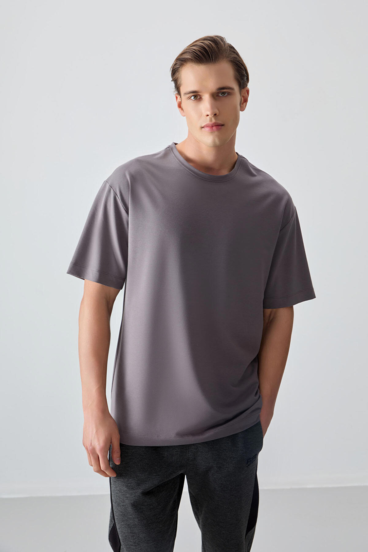 Koyu Gri Pamuklu Kalın Yumuşak Dokulu Oversize Fit Basic Erkek T-Shirt - 88377