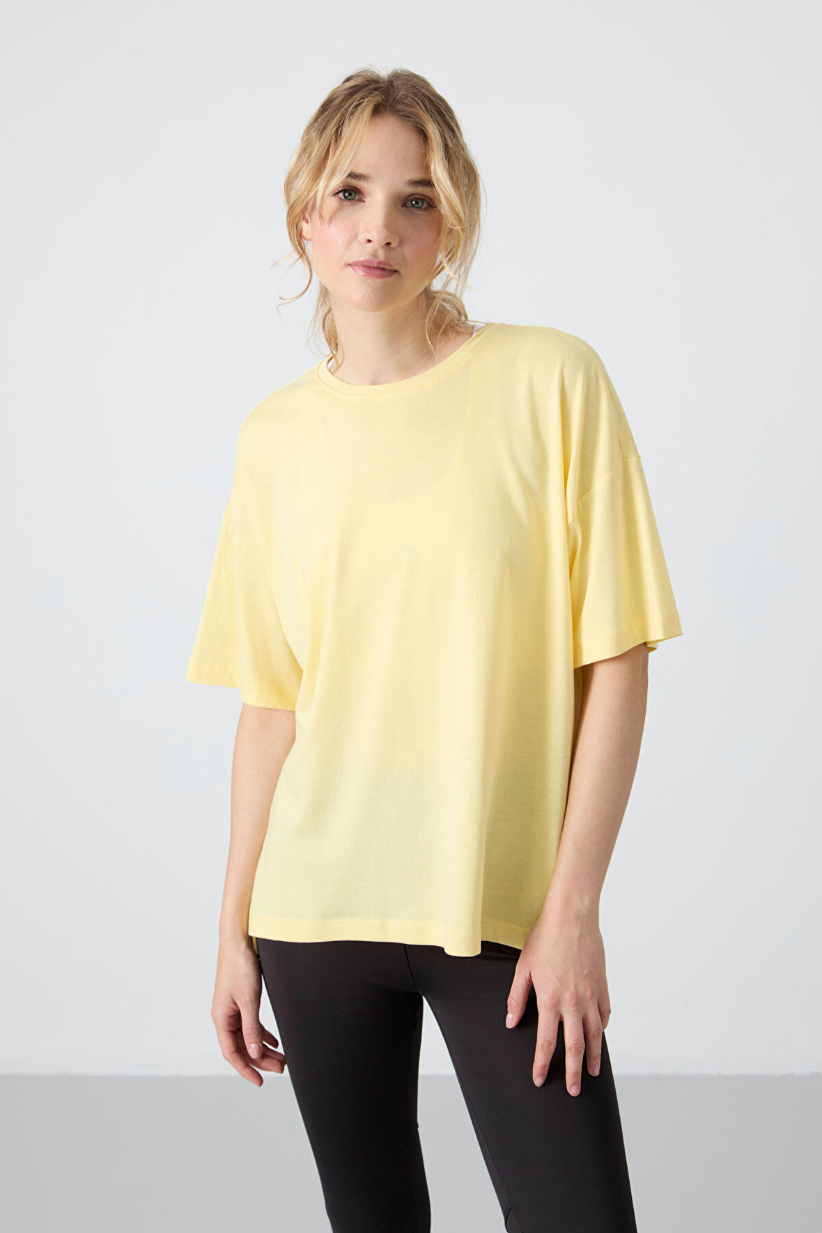 Sarı Penye Modal Yumuşak Tuşeli Oversize Fit Basic Kadın T-Shirt- 97285