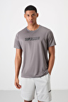 Koyu Gri Polyester Nefes Alan Dokulu İnce Esnek Standart Fit Erkek Performans T-Shirt - 88385