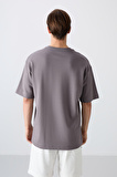 Koyu Gri Pamuklu Kalın Yumuşak Dokulu Oversize Fit Baskılı Erkek T-Shirt - 88326