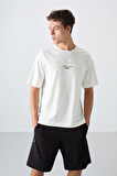 Ekru Pamuklu Kalın Yumuşak Dokulu Oversize Fit Baskılı Erkek T-Shirt - 88328