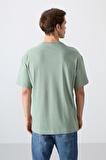 Açık Yeşil Pamuklu Kalın Yumuşak Dokulu Oversize Fit Baskılı Erkek T-Shirt - 88333