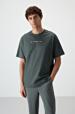 Haki Pamuklu Kalın Yüzeyi Dokulu Oversize Fit  Baskılı Erkek T-Shirt - 88365