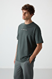 Haki Pamuklu Kalın Yüzeyi Dokulu Oversize Fit  Baskılı Erkek T-Shirt - 88365