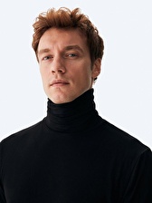 Balıkçı Yaka Siyah Sweatshırt