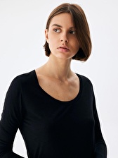 Yuvarlak Yaka Ince Siyah Sweatshırt