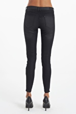 Naomi Siyah Kaplamalı Paçası Fermuarlı Normal Bel Skinny Fit Jean Pantolon C 4526-038