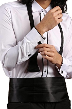 beyaz ve siyah smokin