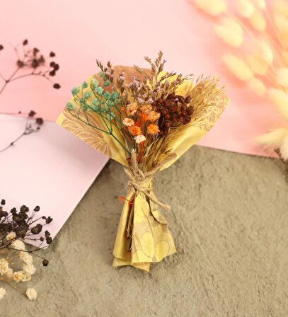 Kişiye Özel Desenli Defter & Baskılı Kupa & Işıklı Mini Kar Küresi & El Yapımı Çiçek Hediye Seti