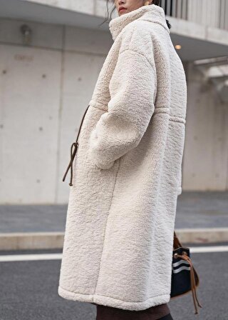 Toridas Peluş Beli Bağcıklı Kışlık Kadın Fermuarlı Astarlı Tüylü Ceket ws02krem7