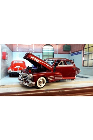 Motormax 1948 Chevy Aerosedan Fleetline Bordo 1:24 Model Araba