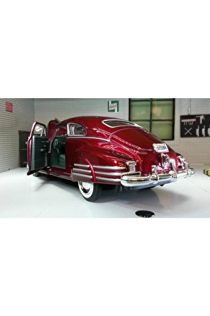 Motormax 1948 Chevy Aerosedan Fleetline Bordo 1:24 Model Araba