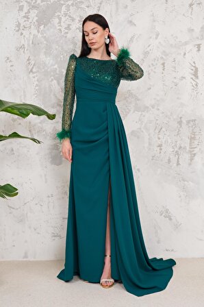 Yeşil Göğüs Detay İşlemeli Yırtmaçlı Uzun Abiye Elbise
