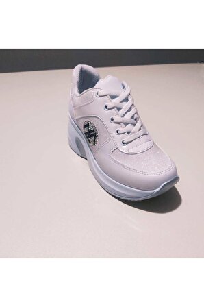 Yeni Sezon Modelando Beyaz Sneaker Gizli Dolgu Taban Kadın Yürüyüş Ayakkabısı Cilt Simli Beyaz