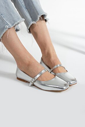 Pabuc Butik Kadın Gümüş Stella Tokalı Babet Ayakkabı