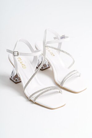 Coyne Beyaz Mat Deri Taşlı Kadın Şeffaf Topuklu Ayakkabı