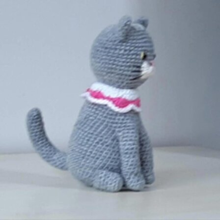 Amigurumi Örgü Oyuncak Kedi Gri Pembe Tasmalı