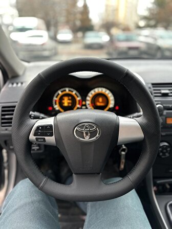 Toyota Corolla 2010-2012 Tam Uyumlu Direksiyon Kılıfı