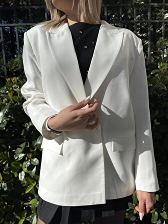 Beyaz Çift Düğmeli Blazer Ceket