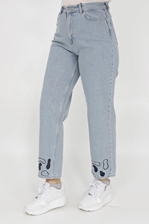 Puane Paçası Nakış ve Taş Detaylı Mom Jeans Pantolon