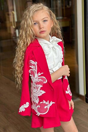 Kız Çocuk Yaka Bağlamalı Fırfır Detaylı Şifon Gömlek Çiçek İşlemeli Ceket Kırmızı Şortlu Takım