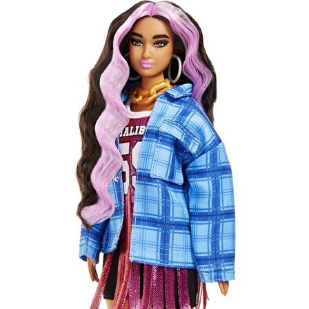 Barbie Extra Ekose Ceketli Bebek
