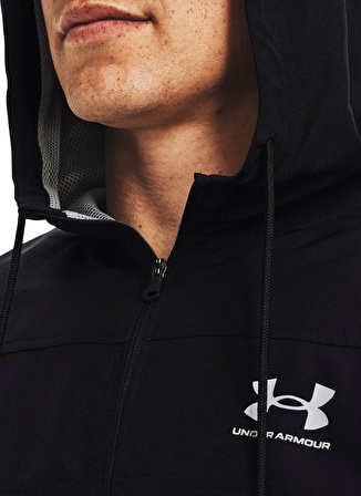 Under Armour Siyah Erkek Kapüşon Yaka Bol Kesim Rüzgarlık 1361621-003 UA SPORTSTYLE WINDBREAK