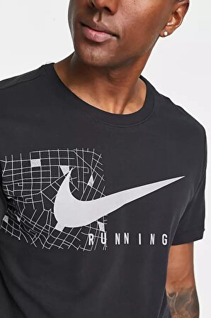 Nike Dri-Fit Run Trail Standart Fit Kesim Siyah Erkek Spor Tişört