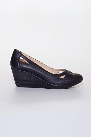 Dolgu Taban Siyah Kadın Topuklu Ayakkabı