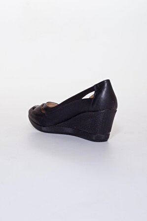Dolgu Taban Siyah Kadın Topuklu Ayakkabı
