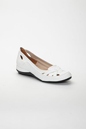 Kafes Model Beyaz Büyük Numara Kadın Ayakkabısı Günlük