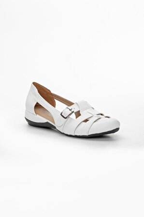 Tokalı Beyaz Büyük Numara Kadın Ayakkabısı Günlük