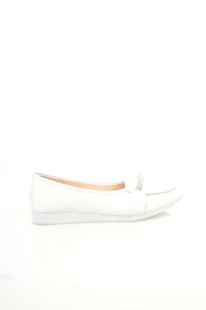 Beyaz Çapraz Taşlı Günlük Babet Ayakkabı 