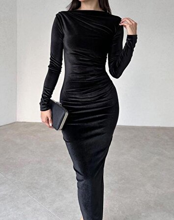 Kadın Esnek Kadife Kumaş Büzgü Detaylı Uzun Kollu Midi Boy Siyah Kadife Elbise