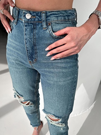 KADIN BLUE DİZ YIRTIK MOM JEAN