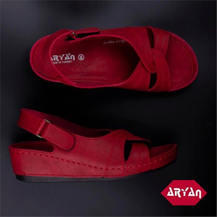 Aryan Kırmızı Kadın Dolgu Topuk Cırtlı Sandalet
