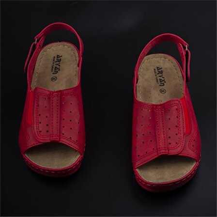 Aryan Kırmızı Kadın Dolgu Topuk Cırtlı Lastikli Sandalet