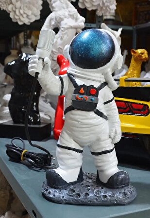 Lamba Tutan Astronot Heykeli, Lambalı Ayakta Astronot Biblo