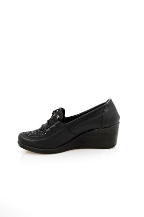 Siyah Dolgu Topuk Lastik Bağcıklı Taşlı Ayakkabı