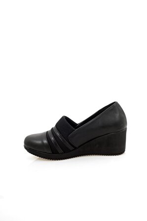 Siyah Dolgu Topuk Bayan Ayakkabı