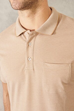 Erkek Çekmeyen Pamuklu Kumaş Regular Fit Geniş Kesim Bej-beyaz Kıvrılmaz Polo Yaka Cepli Tişört