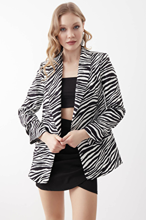 Uzun Yaka Detaylı Kol Büzgülü Zebra Desen Blazer Ceket