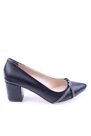 Bilener 450 Bayan Kapalı Taşlı Kısa Kalın Ökçeli Stiletto Ayakkabı Siyah Cilt