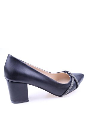 Bilener 450 Bayan Kapalı Taşlı Kısa Kalın Ökçeli Stiletto Ayakkabı Siyah Cilt