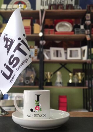 J Çiçekli Harfli Tekli Kahve Fincanı İsminize Özel Baskı
