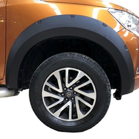 Nissan Navara Çamurluk Kaplama Adblue 4.5cm Civatasız Dodik Seti 2012 / 2019